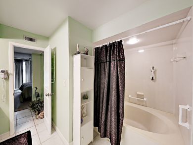 St. Petersburg Condo 916885 St. Petersburg Condo 916885