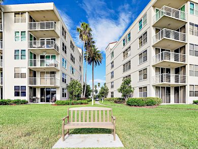 St. Petersburg Condo 916885 St. Petersburg Condo 916885