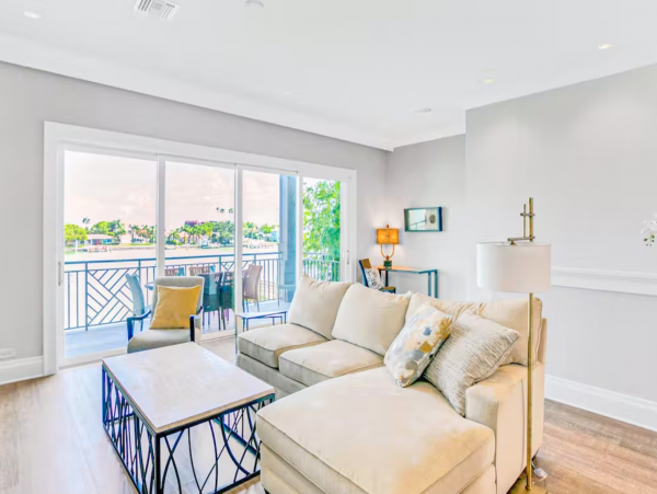 Stylish South End Intercoastal Clearwater Condo Private Dock