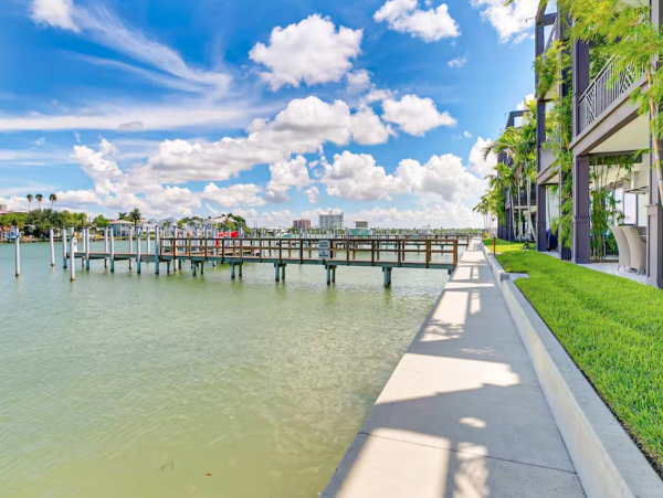 Stylish South End Intercoastal Clearwater Condo Private Dock