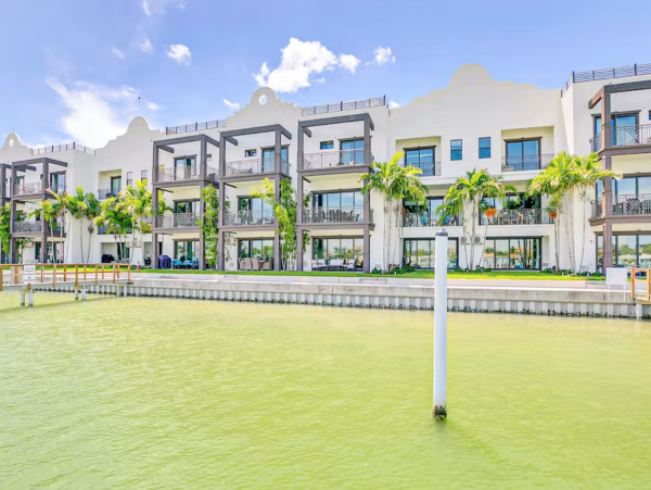 Stylish South End Intercoastal Clearwater Condo Private Dock