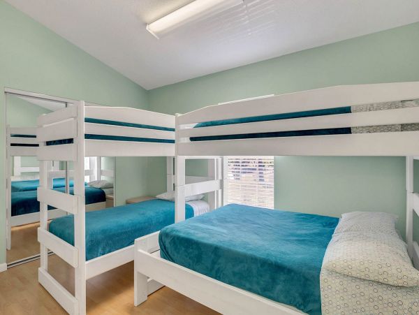 Tarpon Springs Vacation Duplex Sleeps 11 Guests