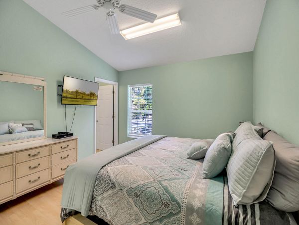Tarpon Springs Vacation Duplex Sleeps 11 Guests