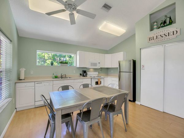 Tarpon Springs Vacation Duplex Sleeps 11 Guests