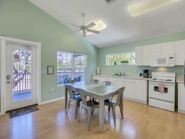 Tarpon Springs Vacation Duplex Sleeps 11 Guests