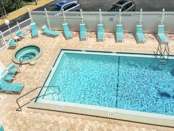 All-Suite Condo with 2 Bedrooms in Indian Shores Beach