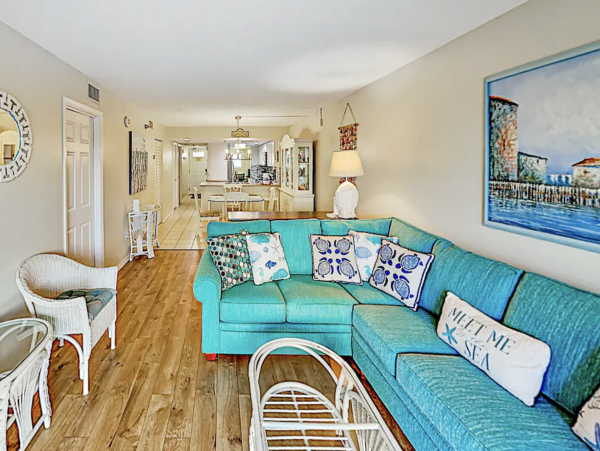 All-Suite Condo with 2 Bedrooms in Indian Shores Beach