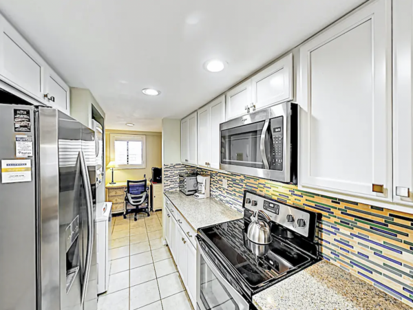 All-Suite Condo with 2 Bedrooms in Indian Shores Beach