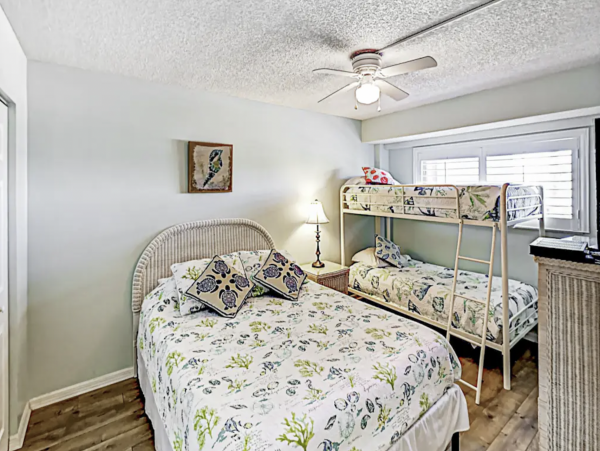 All-Suite Condo with 2 Bedrooms in Indian Shores Beach