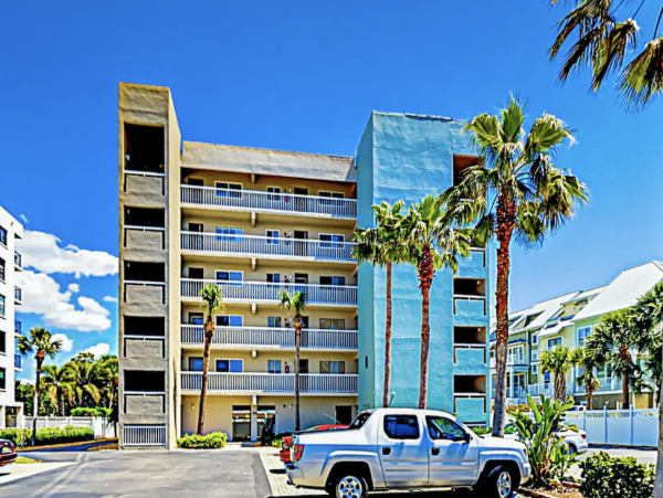 All-Suite Condo with 2 Bedrooms in Indian Shores Beach