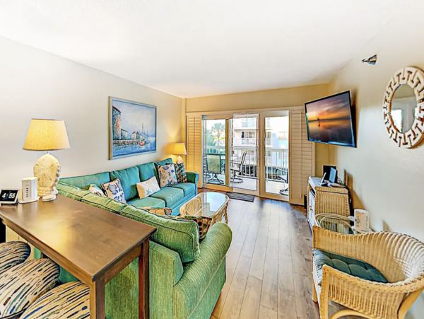 All-Suite Condo with 2 Bedrooms in Indian Shores Beach