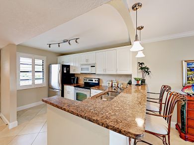 Treasure Island Condo 916898 Treasure Island Condo 916898