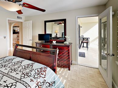 Treasure Island Condo 916898 Treasure Island Condo 916898