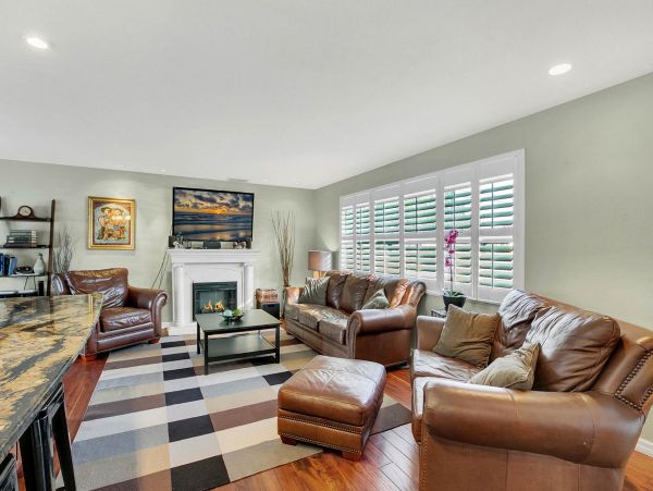 Beautiful Vacation Home Near the Beach with Pool  & Hot Tub