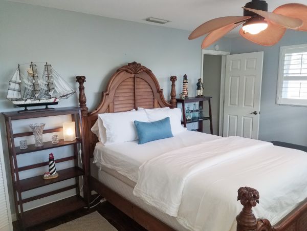 Beautiful Vacation Home Near the Beach with Pool  & Hot Tub