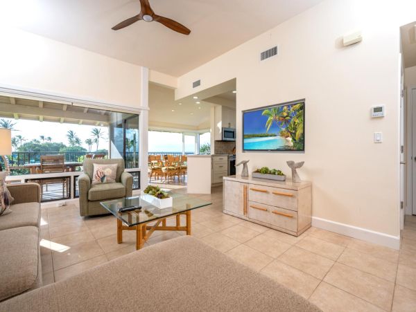 Luxury Ocean Views Vacation Condo in Kapalua Sleeps 6 Guests