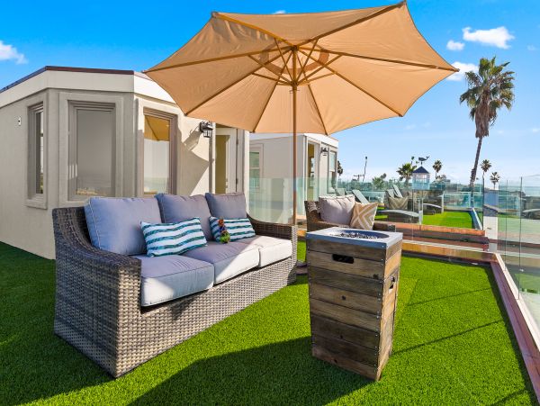 Oceanside 6 Bedrooms Vacation Home Sleeps 14 Guests