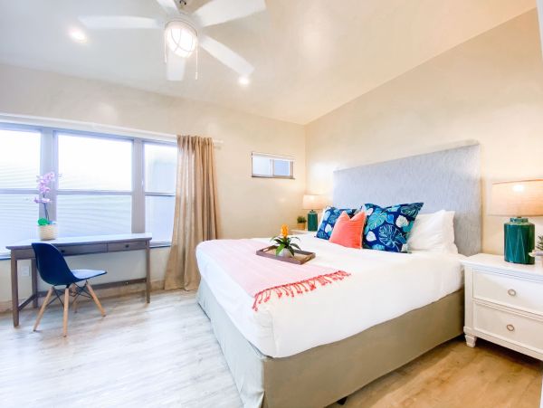 Oceanside 6 Bedrooms Vacation Home Sleeps 14 Guests