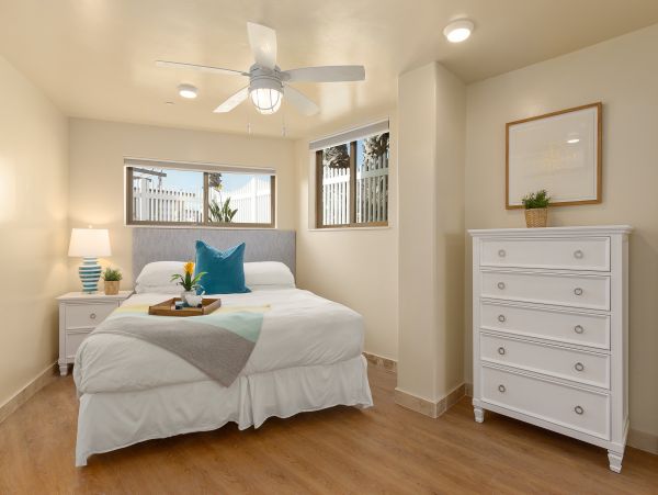 Oceanside 6 Bedrooms Vacation Home Sleeps 14 Guests