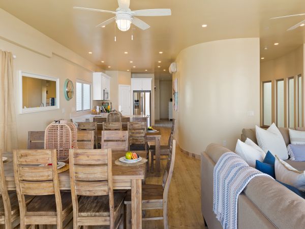 Oceanside 6 Bedrooms Vacation Home Sleeps 14 Guests