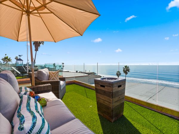 Oceanside 6 Bedrooms Vacation Home Sleeps 14 Guests