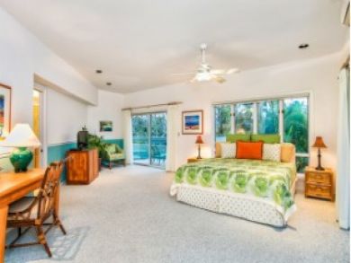 Luxury Kailua Vacation Home Sleeps Twenty Guests.