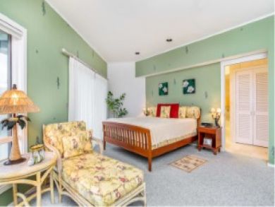 Luxury Kailua Vacation Home Sleeps Twenty Guests.