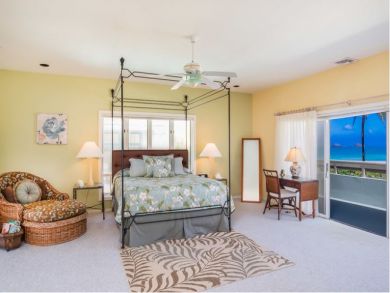 Luxury Kailua Vacation Home Sleeps Twenty Guests.