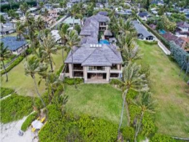 Luxury Kailua Vacation Home Sleeps Twenty Guests.