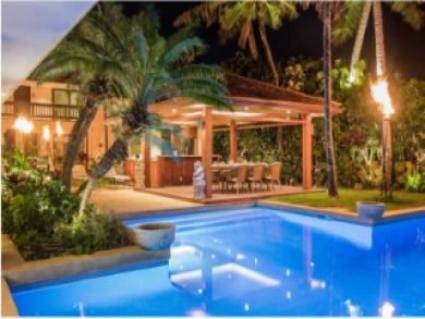 Luxury Kailua Vacation Home Sleeps Twenty Guests.