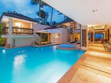 Luxury Kailua Vacation Home Sleeps Twenty Guests.