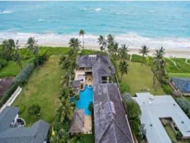 Luxury Kailua Vacation Home Sleeps Twenty Guests.