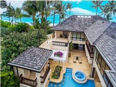 Luxury Kailua Vacation Home Sleeps Twenty Guests.