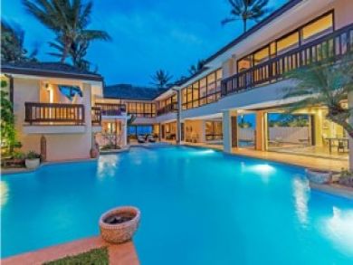 Luxury Kailua Vacation Home Sleeps Twenty Guests.