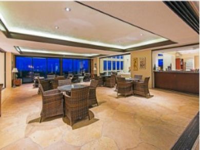 Luxury Kailua Vacation Home Sleeps Twenty Guests.