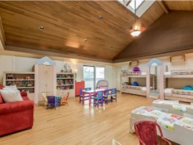 Luxury Kailua Vacation Home Sleeps Twenty Guests.