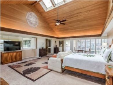 Luxury Kailua Vacation Home Sleeps Twenty Guests.
