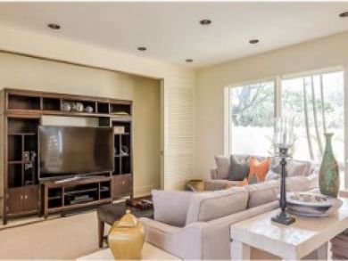 Luxury Kailua Vacation Home Sleeps Twenty Guests.