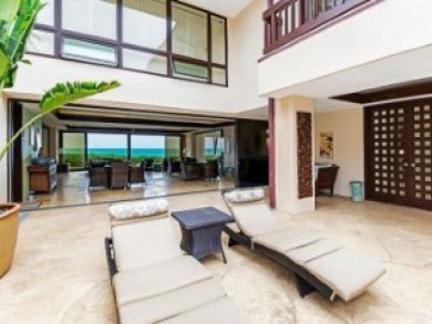 Luxury Kailua Vacation Home Sleeps Twenty Guests.