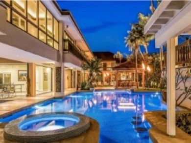 Luxury Kailua Vacation Home Sleeps Twenty Guests.