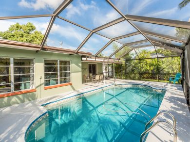 Three Bedroom Canal View Vacation Home with Private Pool
