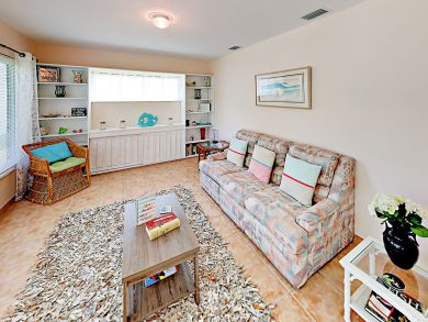Three Bedroom Canal View Vacation Home with Private Pool