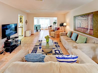 Three Bedroom Canal View Vacation Home with Private Pool