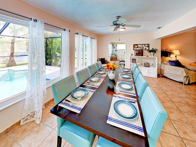 Three Bedroom Canal View Vacation Home with Private Pool