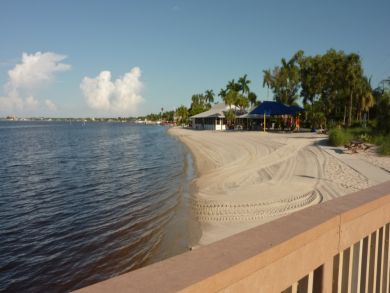 Three Bedroom Canal View Vacation Home with Private Pool