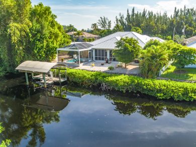 Cape Coral Canal Front Home with Private Pool and Deck! Cape Coral Canal Front Home with Private Pool and Deck!