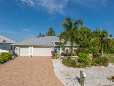 Cape Coral Canal Front Home with Private Pool and Deck! Cape Coral Canal Front Home with Private Pool and Deck!