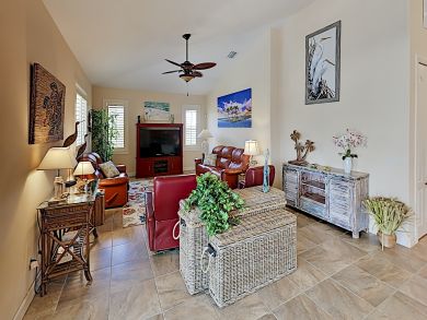 Cape Coral Canal Front Home with Private Pool and Deck! Cape Coral Canal Front Home with Private Pool and Deck!