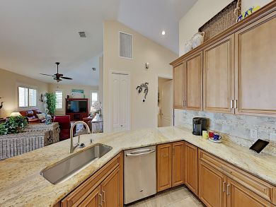 Cape Coral Canal Front Home with Private Pool and Deck! Cape Coral Canal Front Home with Private Pool and Deck!