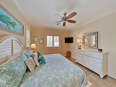 Cape Coral Canal Front Home with Private Pool and Deck! Cape Coral Canal Front Home with Private Pool and Deck!